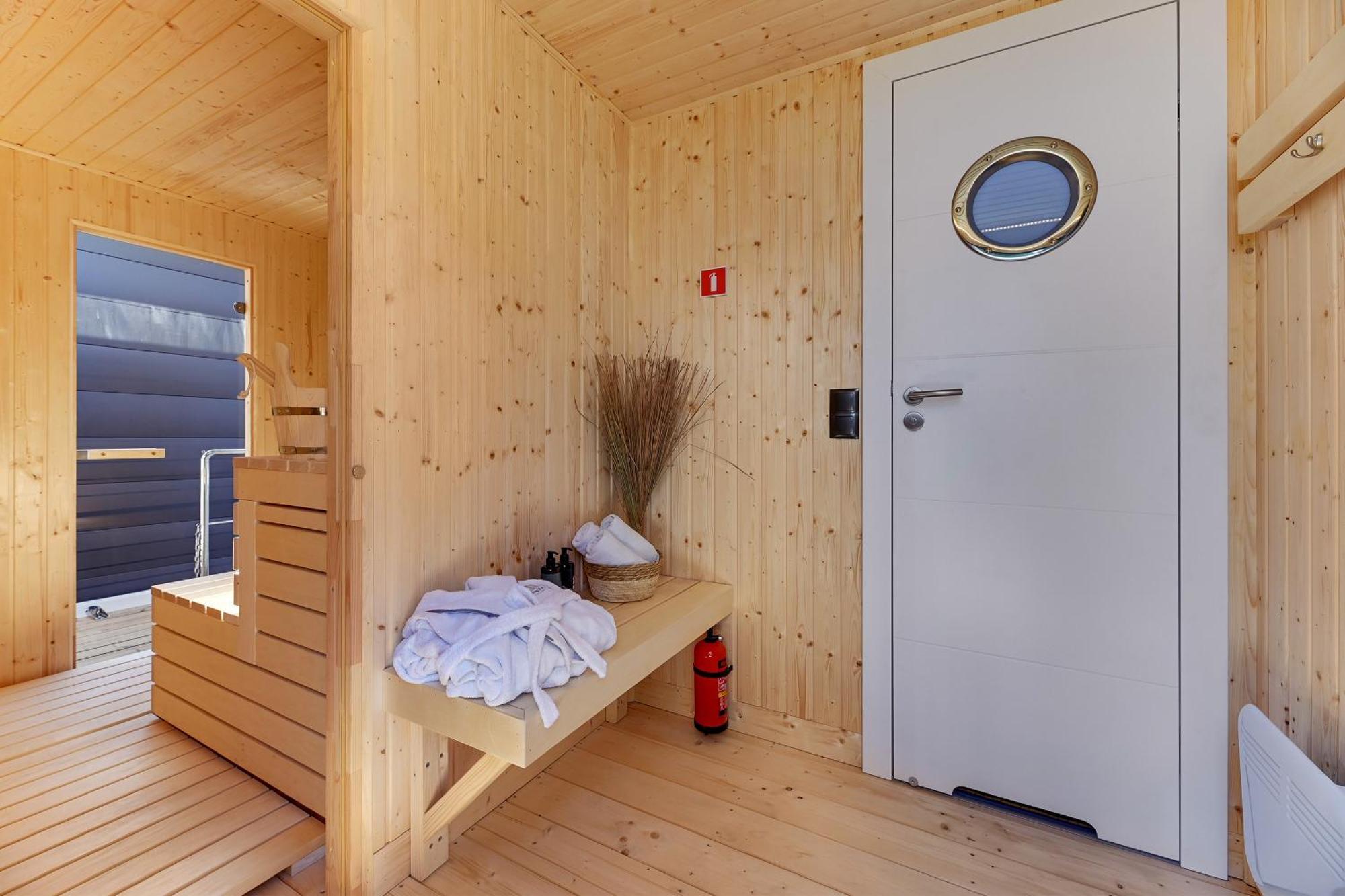Domy Na Wodzie - La Mare Motlava Houseboats With Sauna By Downtown Apartments Gdaňsk Exteriér fotografie