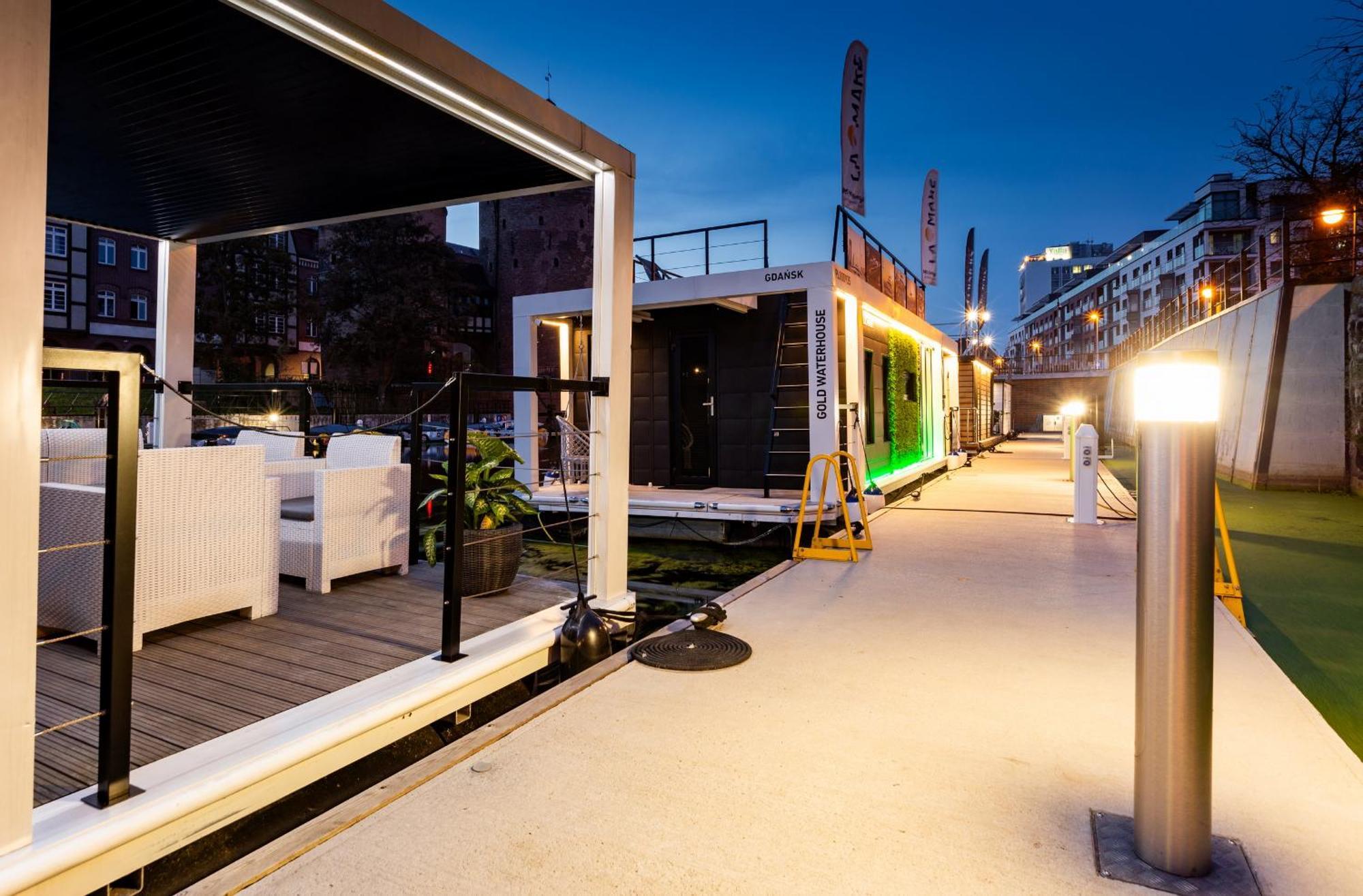 Domy Na Wodzie - La Mare Motlava Houseboats With Sauna By Downtown Apartments Gdaňsk Exteriér fotografie