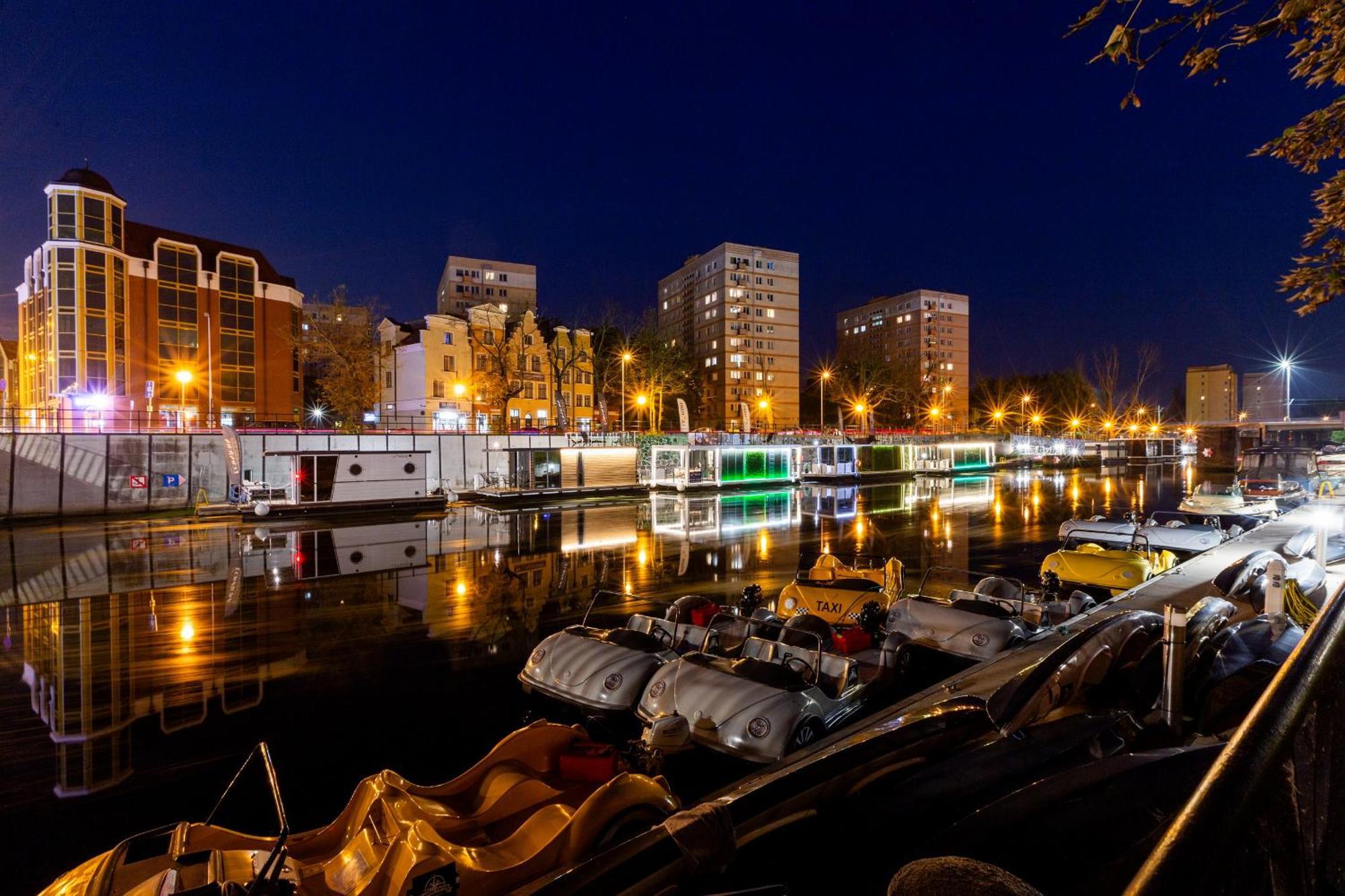 Domy Na Wodzie - La Mare Motlava Houseboats With Sauna By Downtown Apartments Gdaňsk Exteriér fotografie