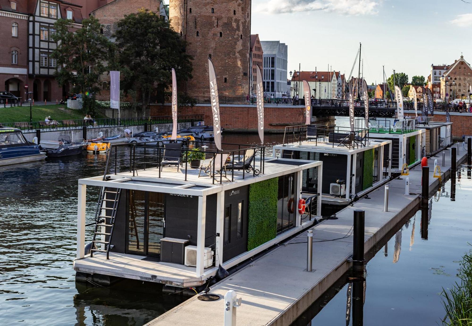 Domy Na Wodzie - La Mare Motlava Houseboats With Sauna By Downtown Apartments Gdaňsk Exteriér fotografie