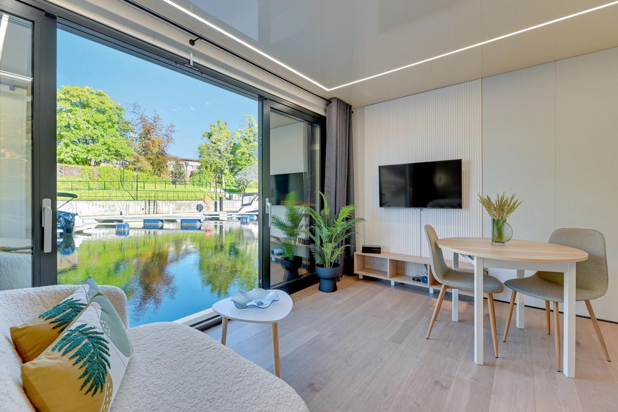Domy Na Wodzie - La Mare Motlava Houseboats With Sauna By Downtown Apartments Gdaňsk Exteriér fotografie