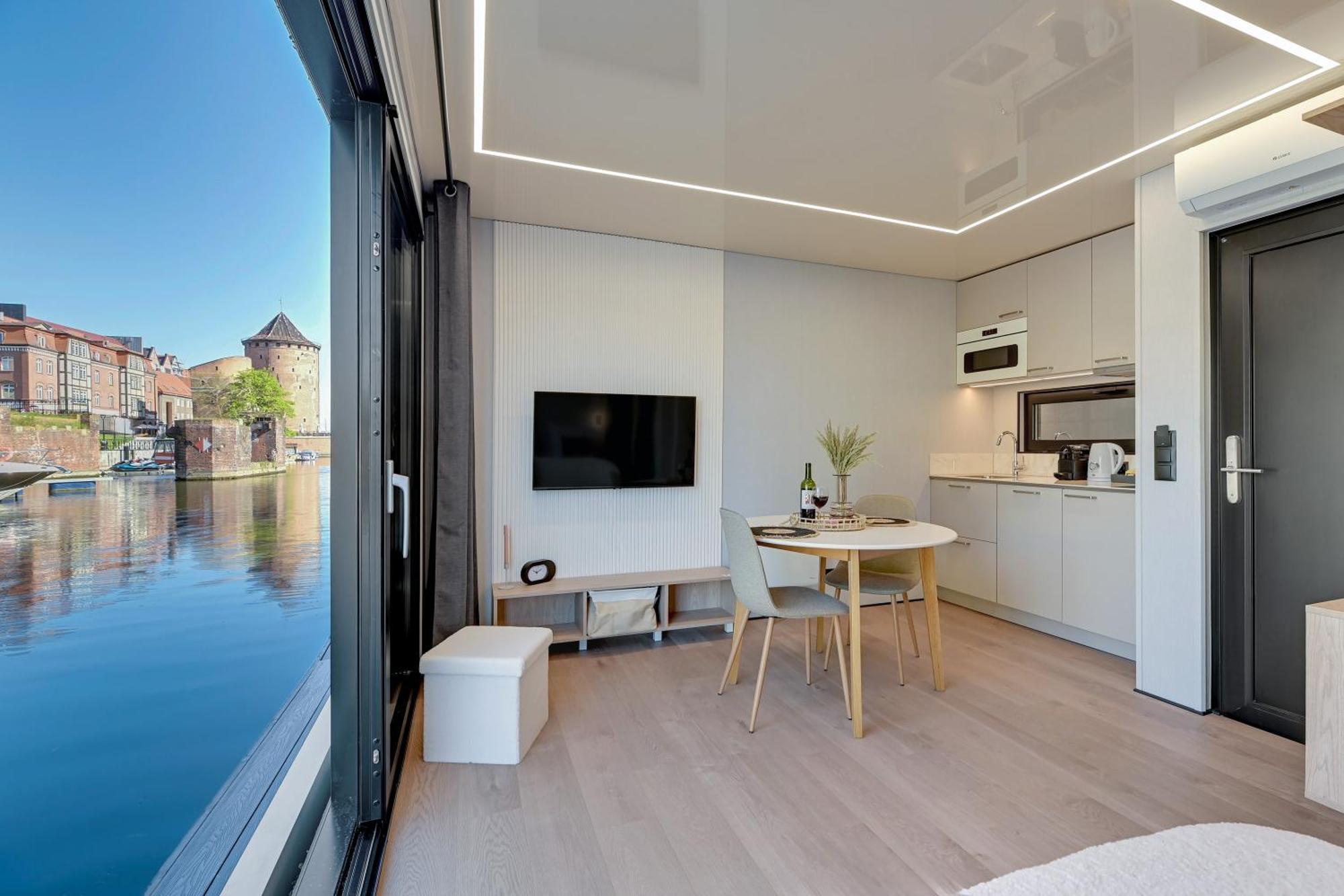 Domy Na Wodzie - La Mare Motlava Houseboats With Sauna By Downtown Apartments Gdaňsk Pokoj fotografie